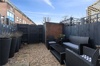 Garnham Close, London, N16