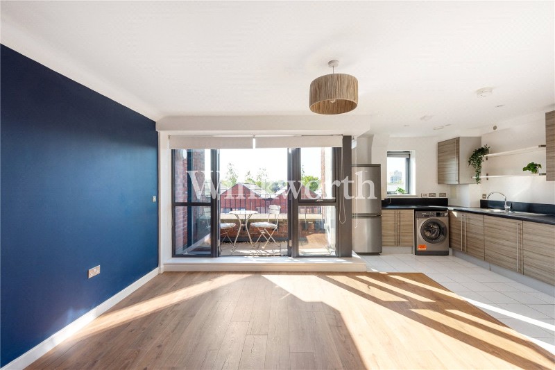 Leverton Close, London, N22