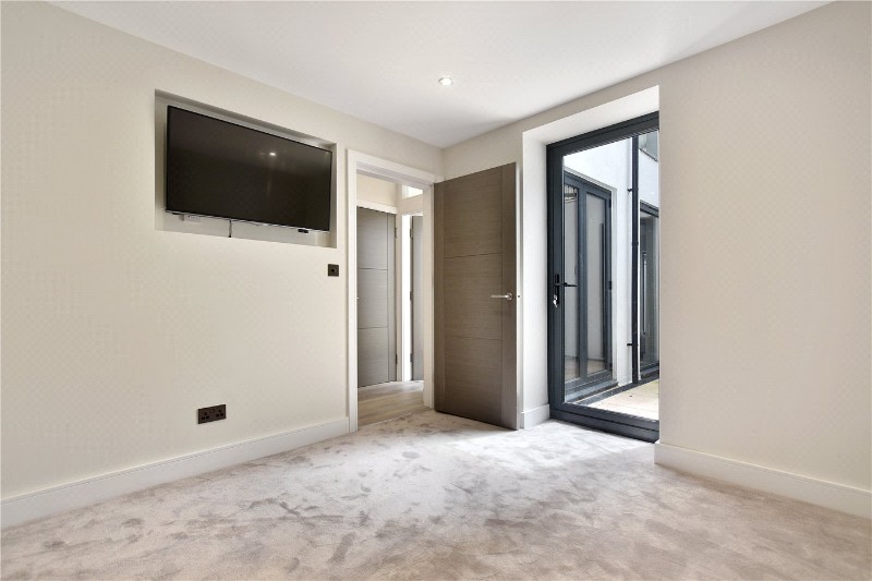 Greyhound Road, London, W6