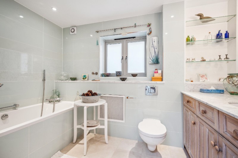 Gloucester Mews West, Bayswater, W2