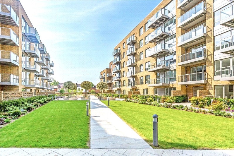 Basset Court, High Street, London, N8