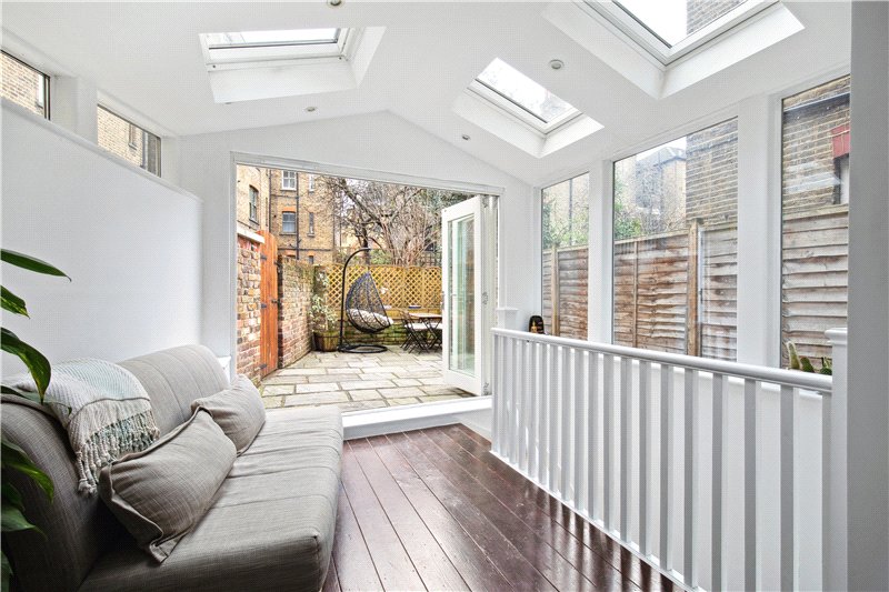 Glengariff Mansions, South Island Place, London, SW9