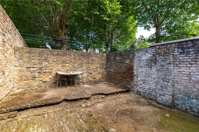 Bollo Bridge Road, London, W3
