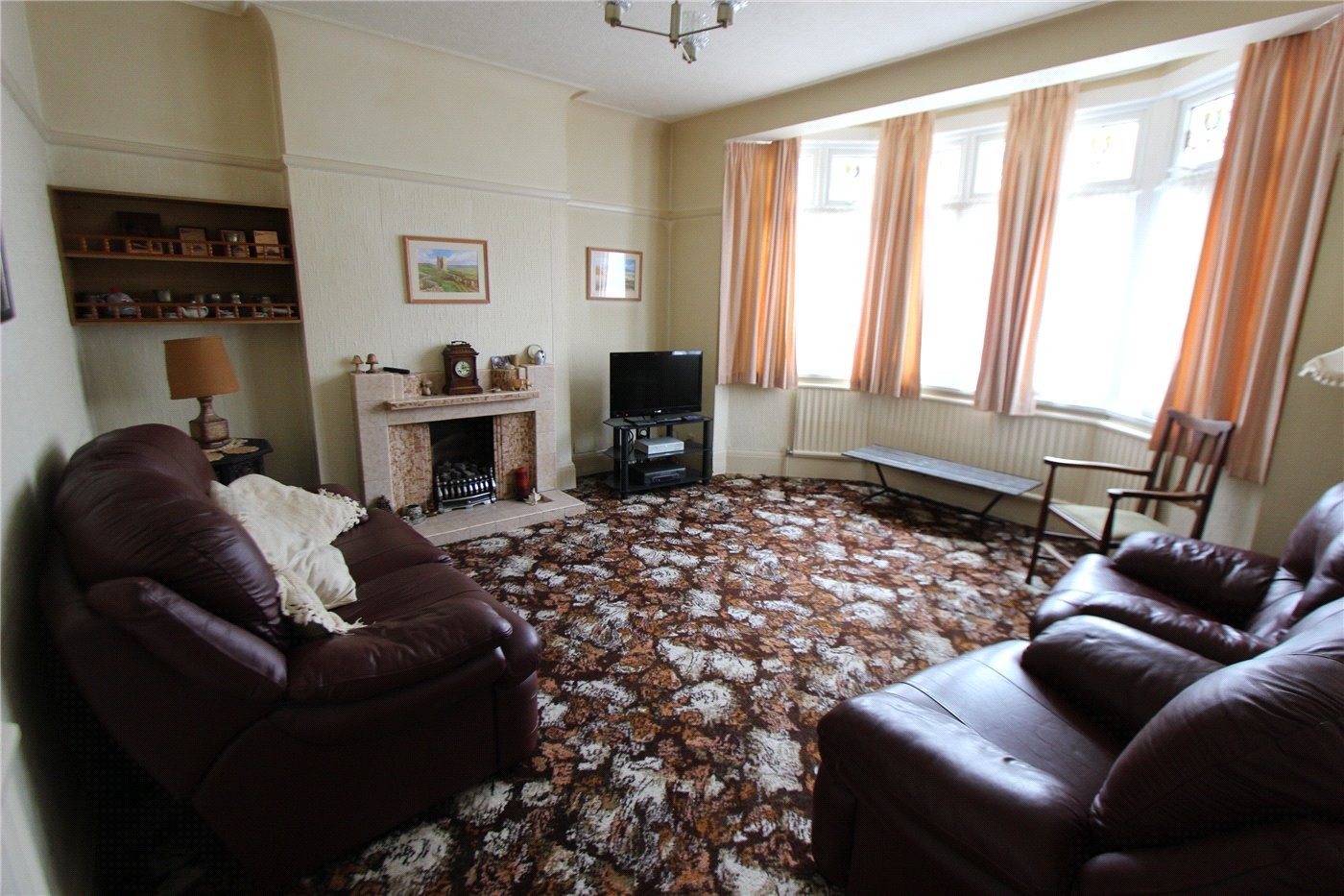 4 bedroom property for sale in Woodfield Gardens, LeighonSea, Essex