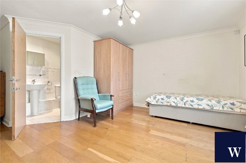 Hendon Lane, Finchley, London, N3