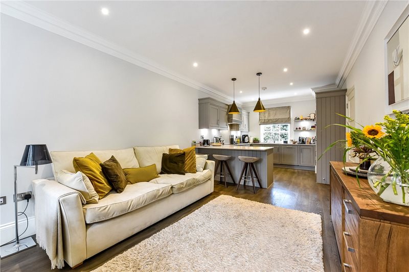 Appulby Gardens, Winchester, Hampshire, SO22