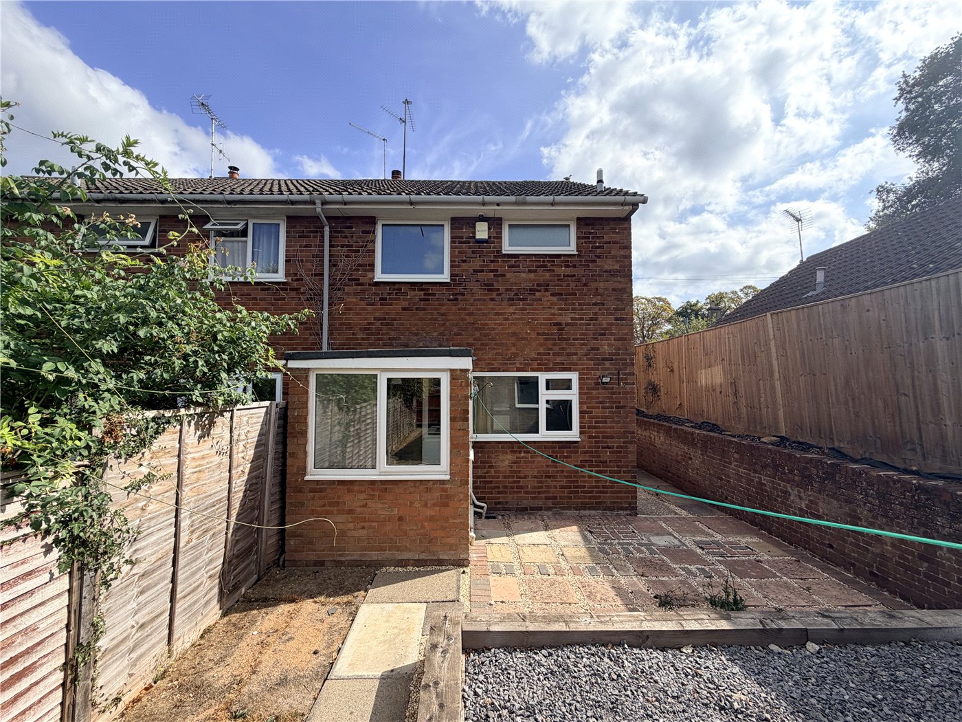 Wrecclesham Road, Wrecclesham, Farnham, Surrey, GU10