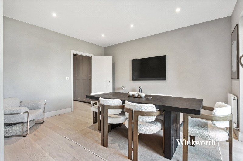 Adams Close, Finchley, London, N3