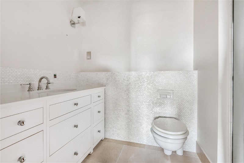 St. James Gate, Sunningdale, Berkshire, SL5