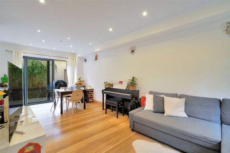 Crayford Mews, London, N7