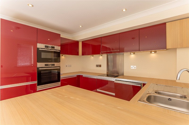 Lakeside Drive, Chobham, GU24