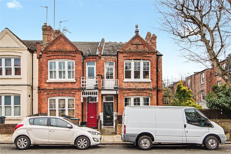 Rathcoole Gardens, London, N8