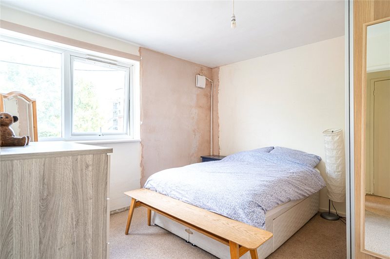 Ewen Crescent, London, SW2