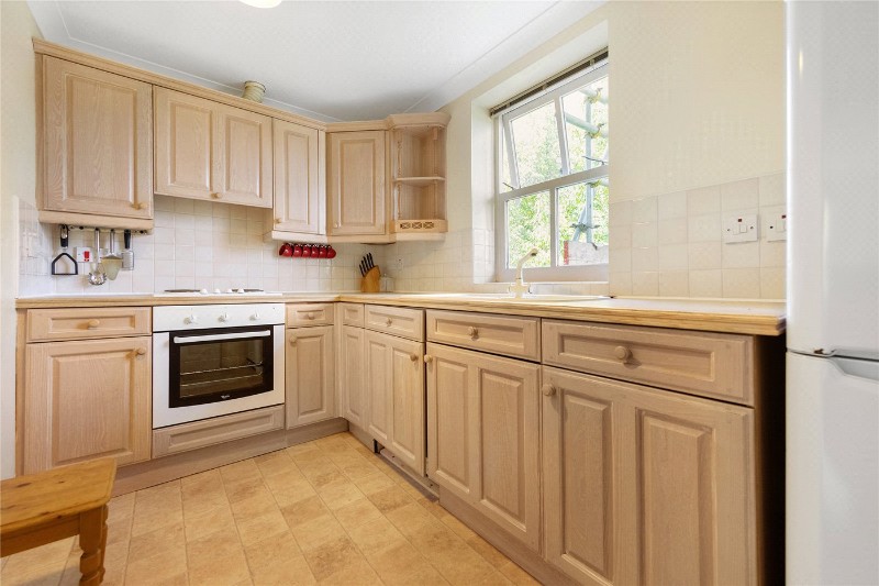 Alfred Close, London, W4