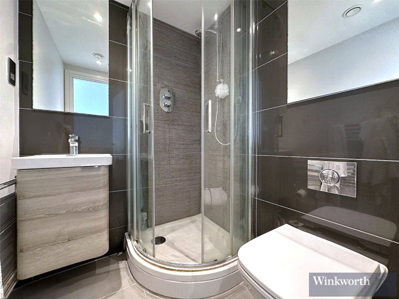 Station Road, Edgware, HA8