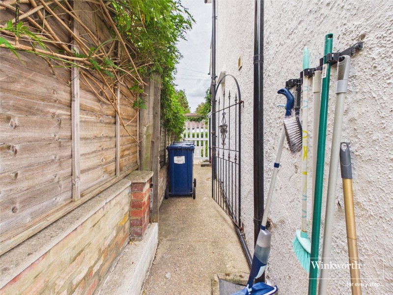 Sturgess Avenue, Hendon, London, NW4