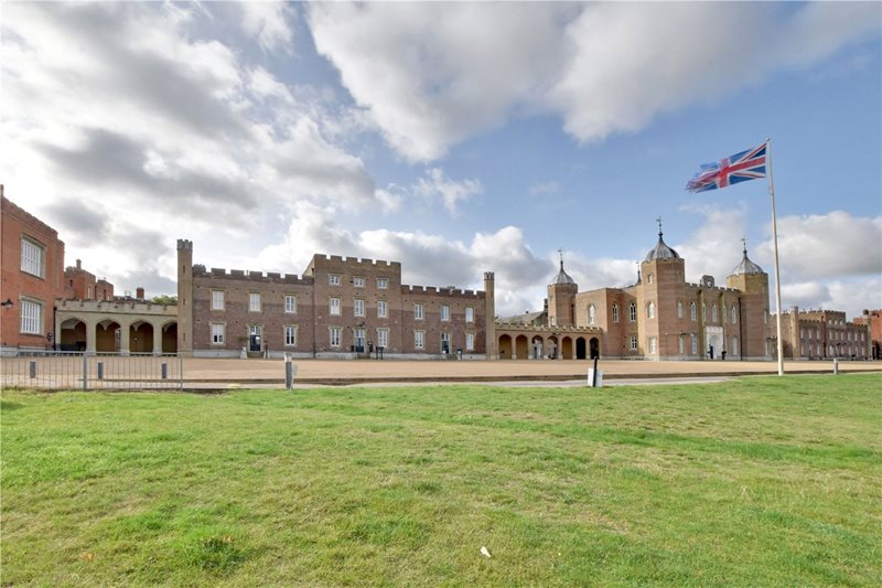 Parade Ground Path, Woolwich, London, SE18