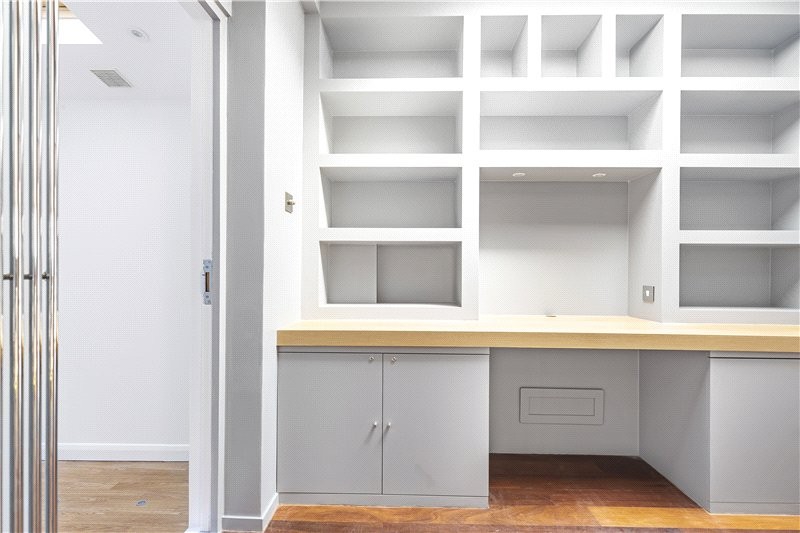 Lowther Road, Barnes, London, SW13