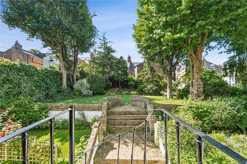 Highbury Hill, Highbury, London, N5