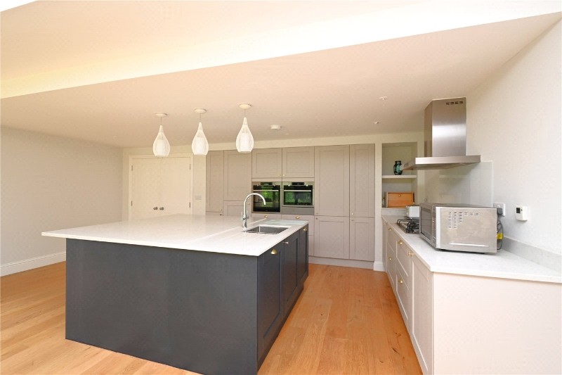 Dorchester Road, Hook, Hampshire, RG27