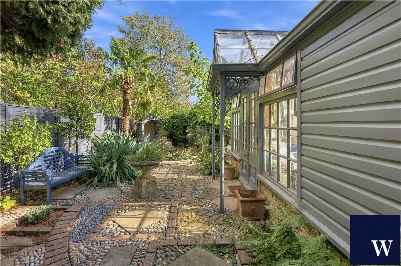 Southwood Lane, London, N6