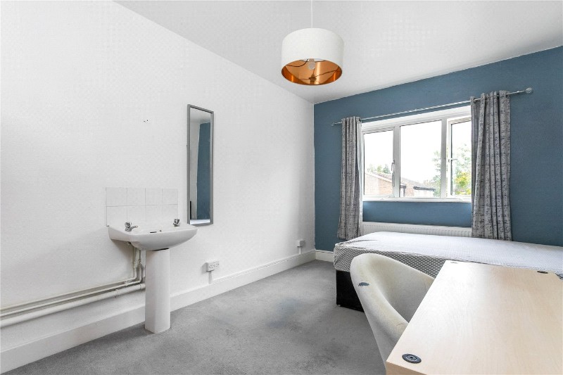 Hainault Road, London, E11