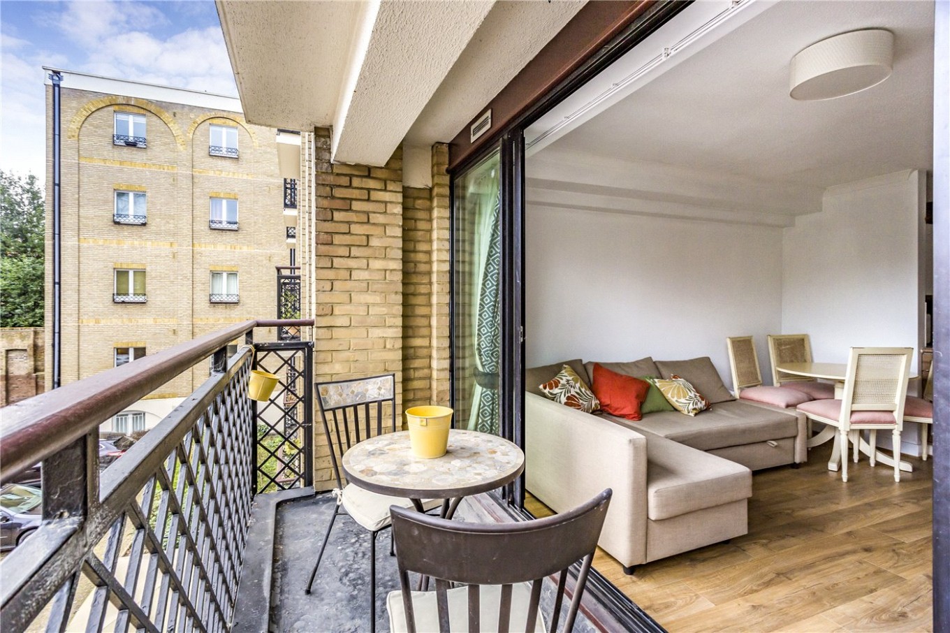 1 bedroom property for sale in Waterloo Gardens, Milner Square, London