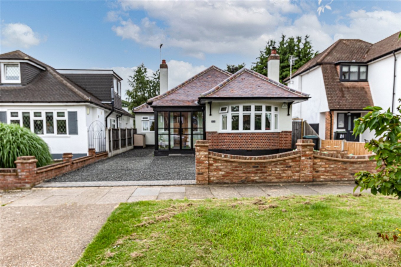 4 bedroom property for sale in Broadlawn, LeighonSea, SS9 £675,000