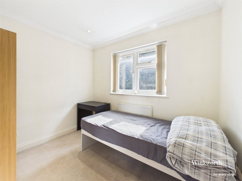 Wolmer Gardens, Edgware, HA8