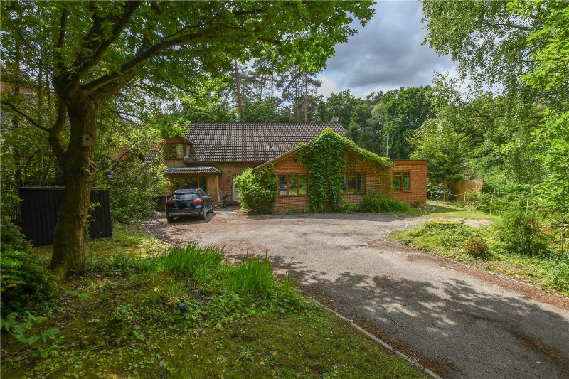 Hollybush Ride, Finchampstead, Wokingham, Berkshire, RG40