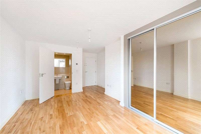 Baltic Avenue, Brentford, TW8