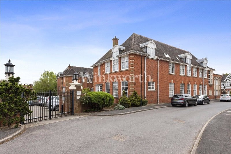 Crothall Close, London, N13