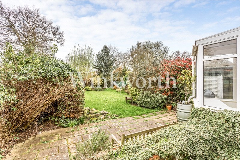 Conway Gardens, Enfield, EN2