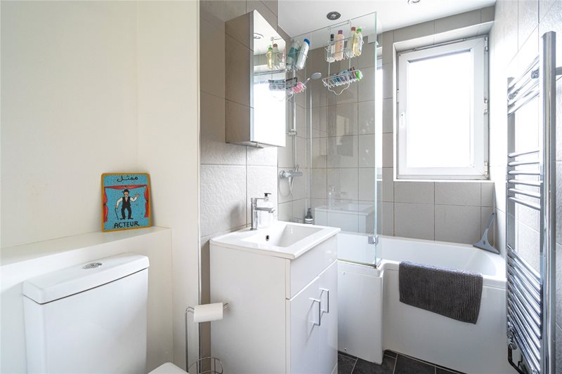 Ewen Crescent, London, SW2