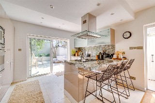 Bovingdon Road, London, SW6