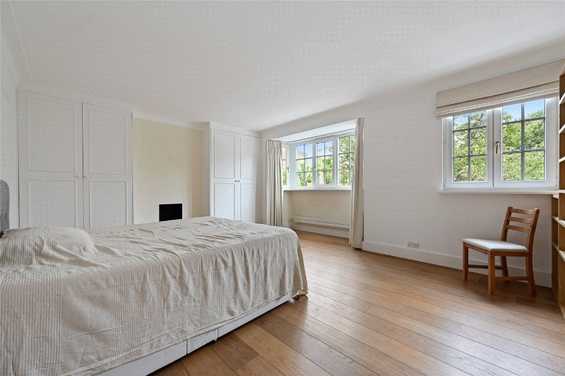 Findon Road, London, W12