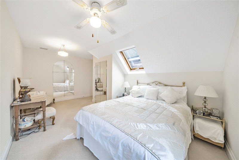 Swingate Road, Farnham, Surrey, GU9