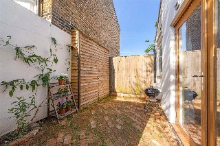 North Cross Road, East Dulwich, London, SE22