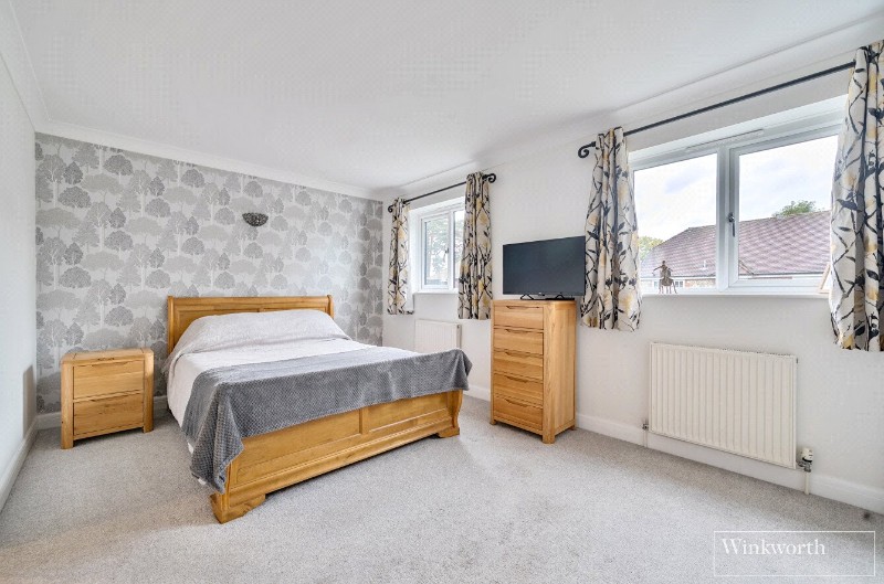 Weston Grove, Bagshot, Surrey, GU19