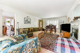 Sarum Close, Winchester, Hampshire, SO22