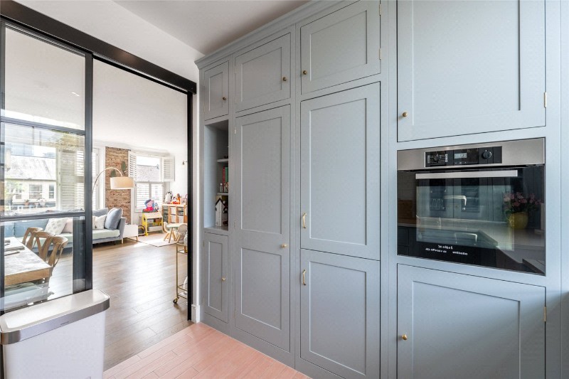 Warwick Avenue, London, W9