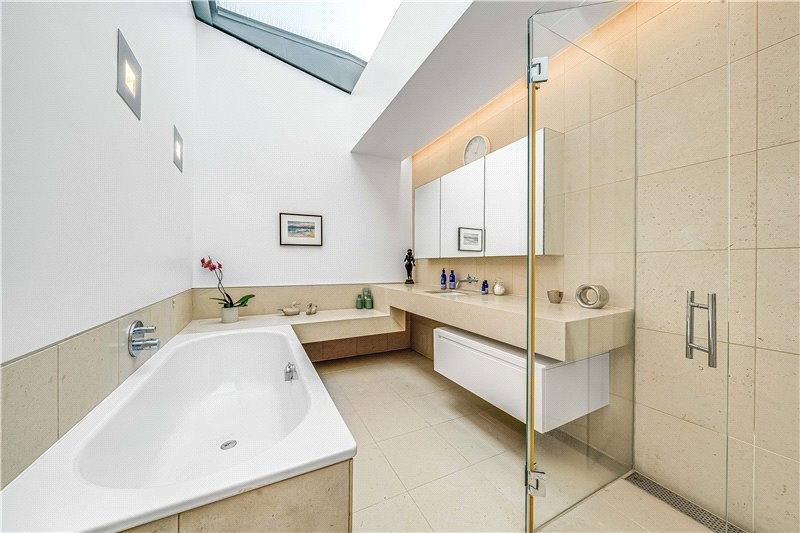 Roedean Crescent, Putney, London, SW15