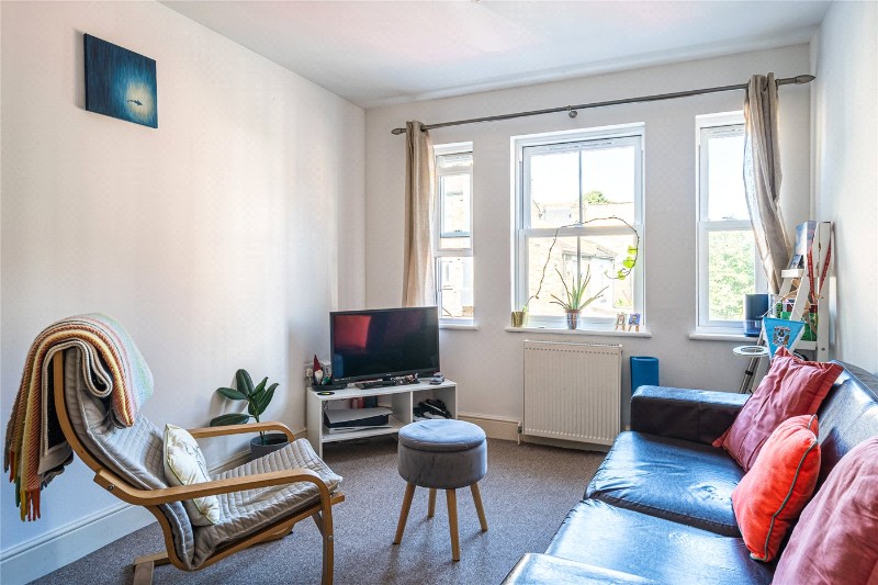 Guernsey Grove, London, SE24