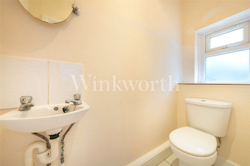 Alyth Gardens, London, NW11