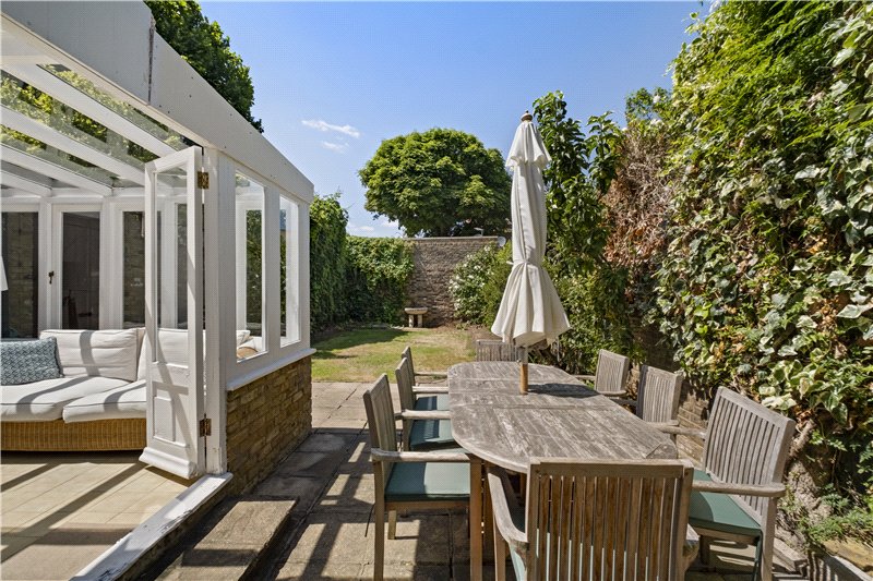 Castelnau, Barnes, London, SW13
