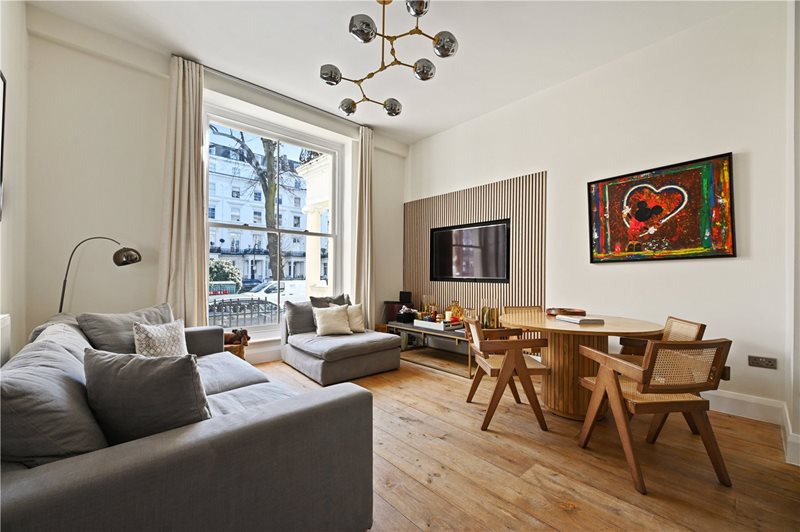 St. Stephens Gardens, London, W2