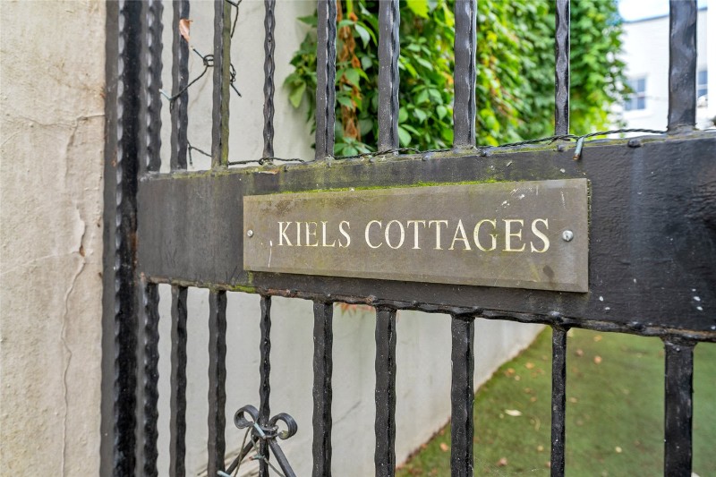 Kiels Cottages, Back Lane, London, NW3