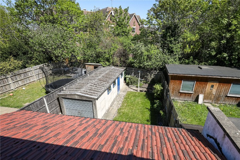 Gunnersbury Gardens, London, W3