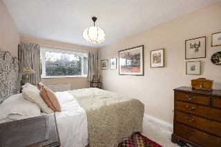 Arnal Crescent, London, SW18