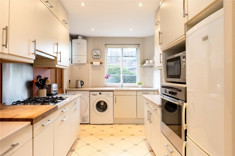 Colebrook Close, London, SW15